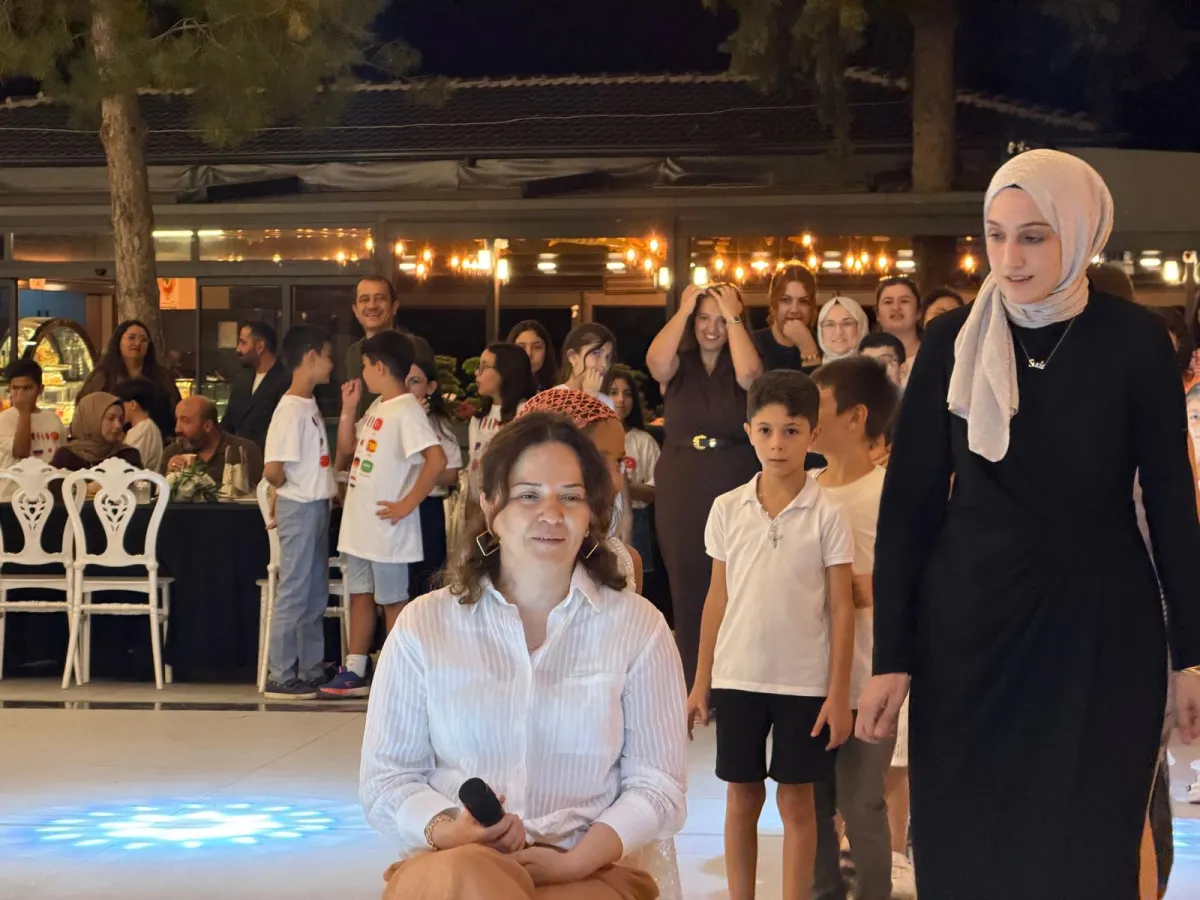 Bucak’ta yabancı dil eğitimine yeni bir soluk SKY English Academy yaz kursunu tamamladı, yeni döneme hazırlanıyor