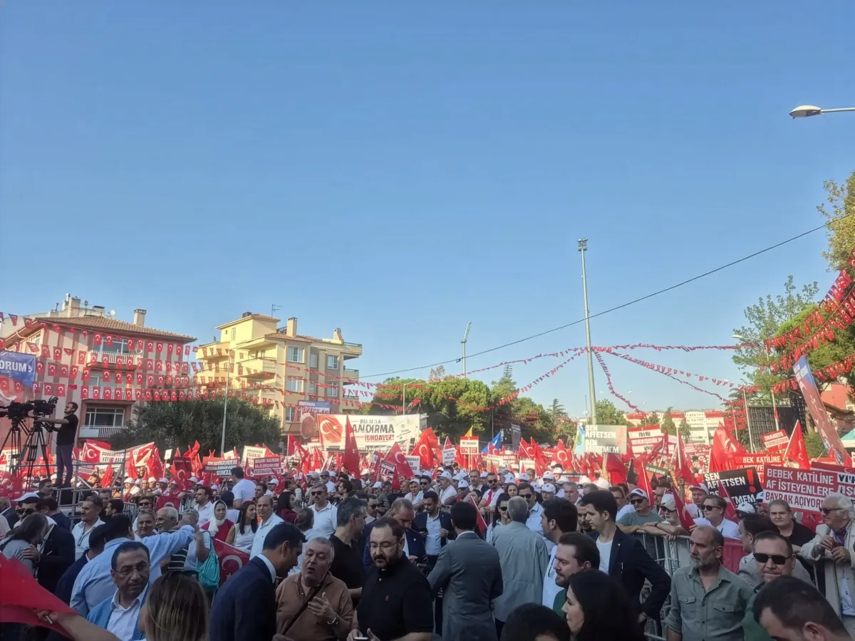 Dervişoğlu Balıkesir’den İktidara Yüklendi: "Bu Yasa, Tsunami Dalgasının İlkidir”