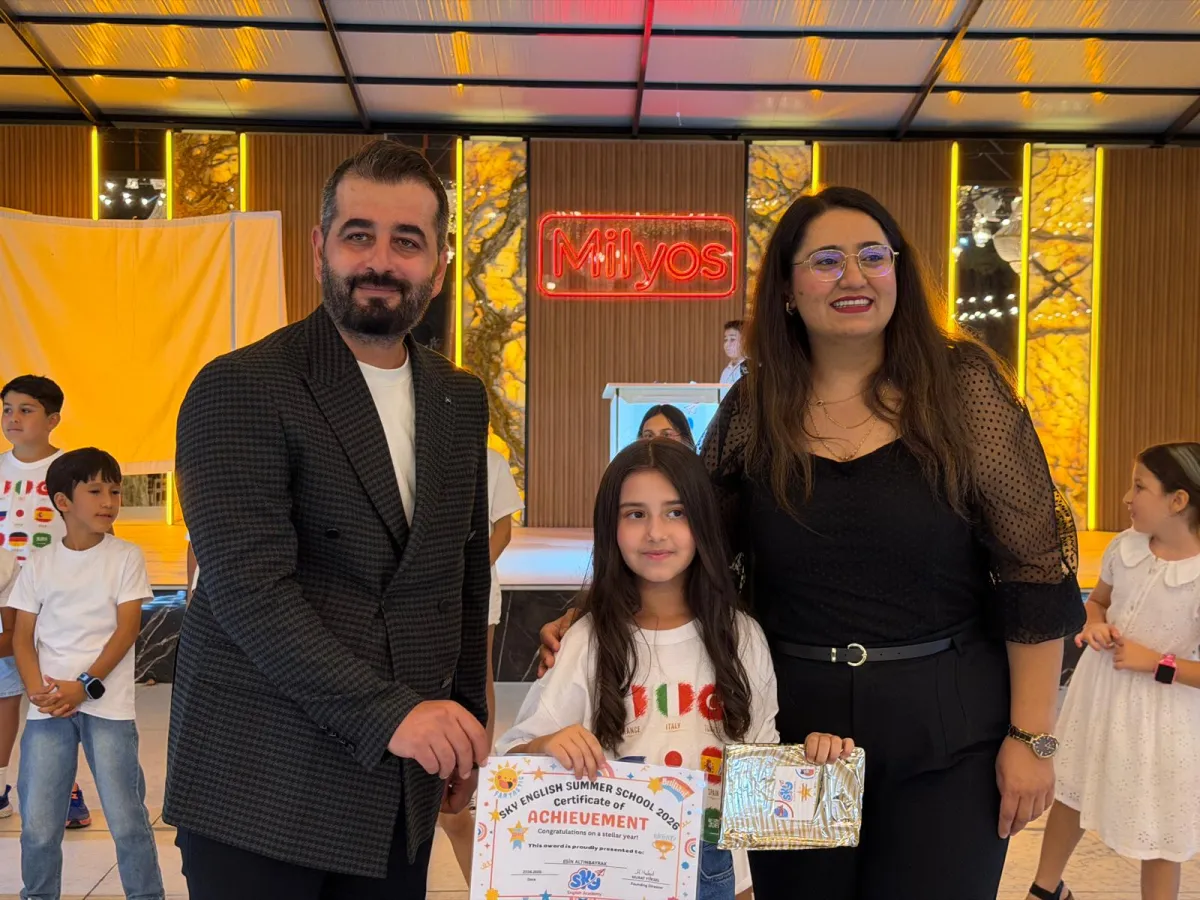 Bucak’ta yabancı dil eğitimine yeni bir soluk SKY English Academy yaz kursunu tamamladı, yeni döneme hazırlanıyor