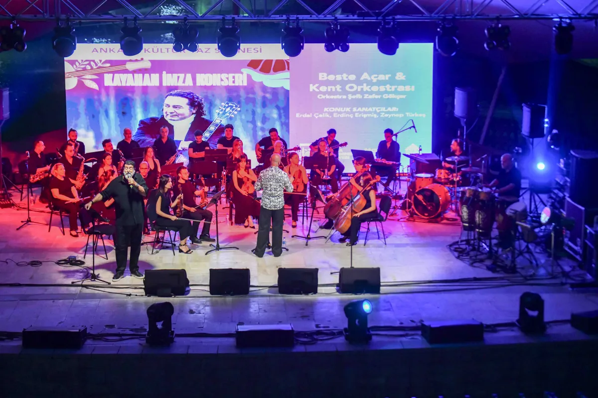 ABB’den Kayahan’a Vefa: Başkent’te İki Gün Süren 90’lar Nostaljisi