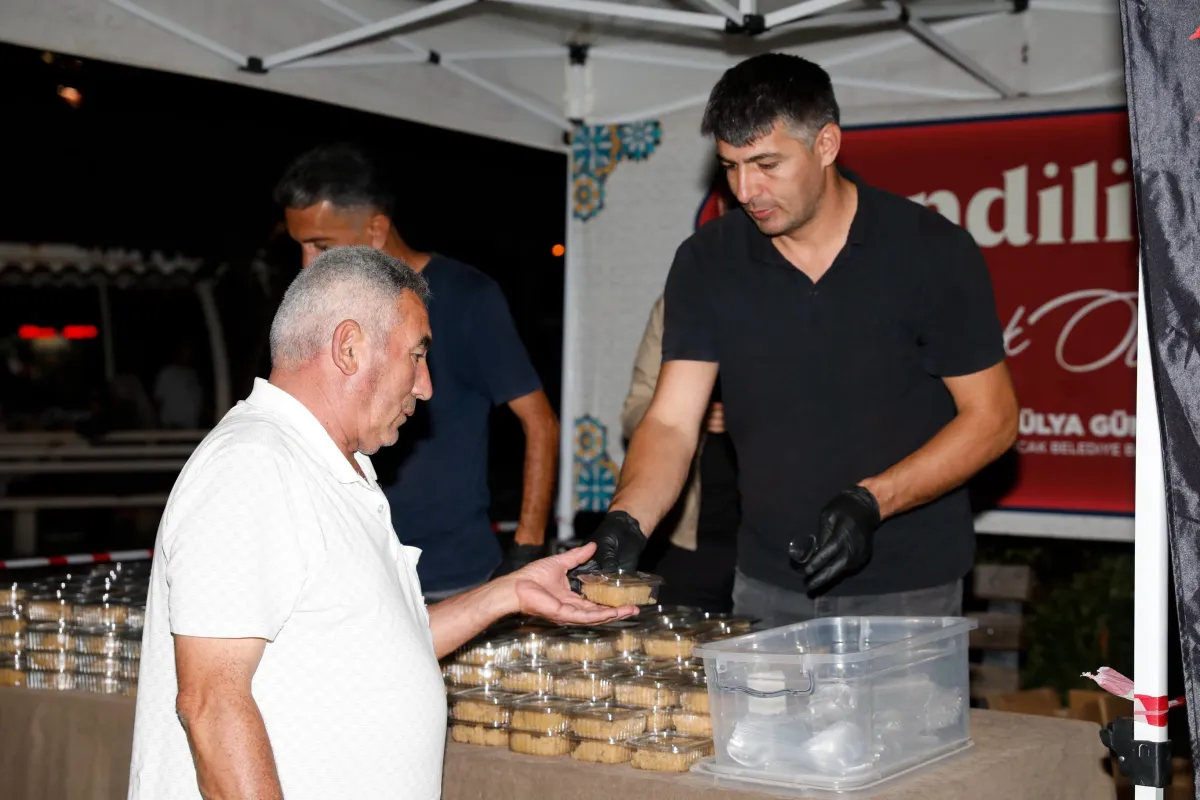 Bucak’ta Mevlid Kandili Özel Programı Düzenlendi Bucak Belediyesi Tatlı İkramında Bulundu