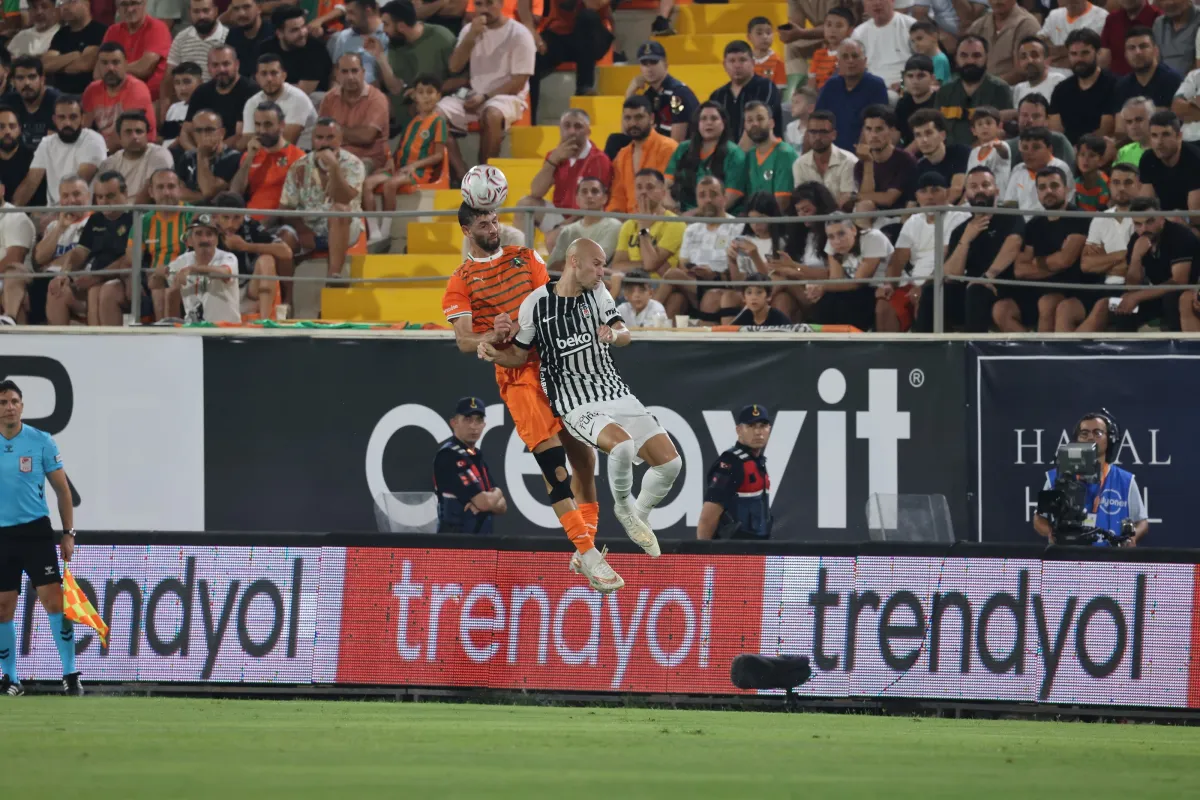 Alanyaspor 1-0 Beşiktaş: Siyah-Beyazlılar Deplasmanda Yıkıldı