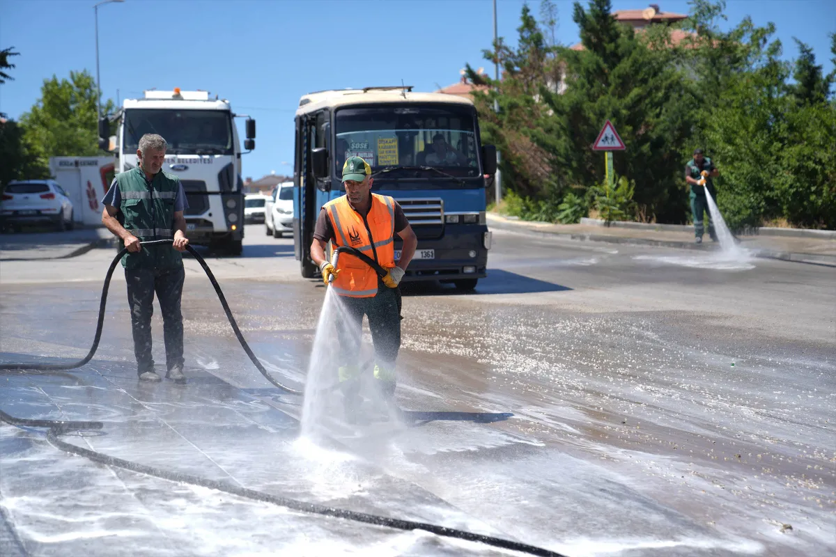 Keçiören’de Kapsamlı Temizlik Seferberliği: Cadde ve Sokaklar Pırıl Pırıl