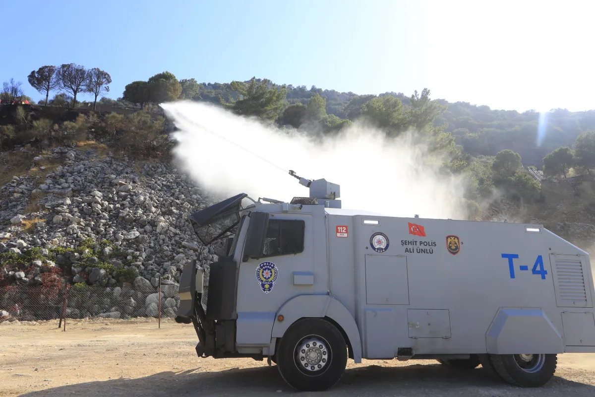 Antalya’da Çifte Yangın Alarmı: Alanya ve Konyaaltı’ndaki Alevler Kontrol Altında