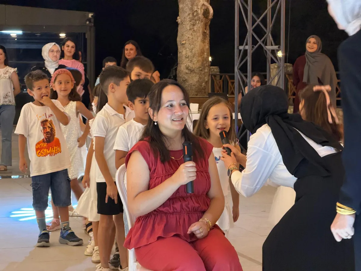 Bucak’ta yabancı dil eğitimine yeni bir soluk SKY English Academy yaz kursunu tamamladı, yeni döneme hazırlanıyor