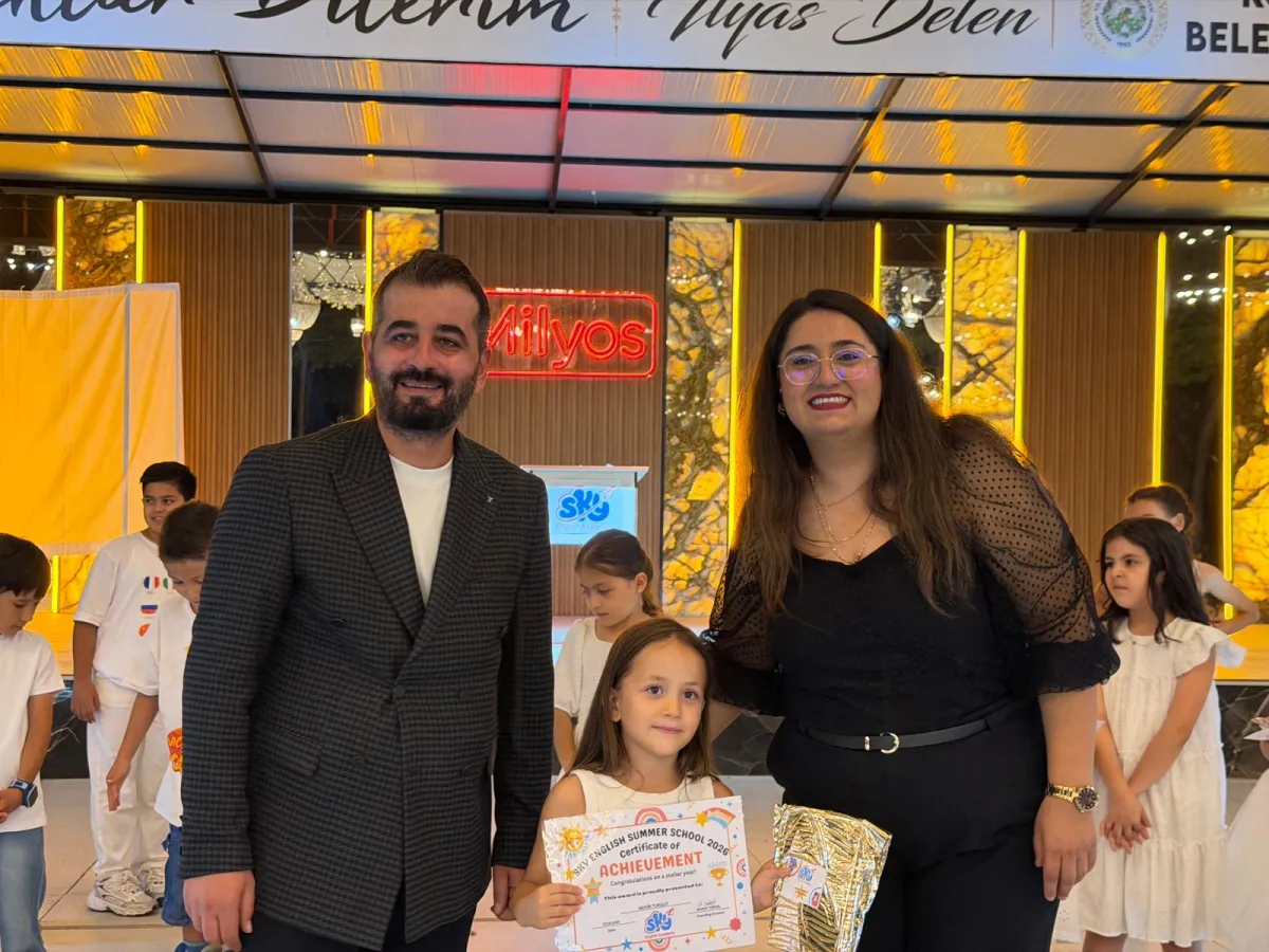 Bucak’ta yabancı dil eğitimine yeni bir soluk SKY English Academy yaz kursunu tamamladı, yeni döneme hazırlanıyor