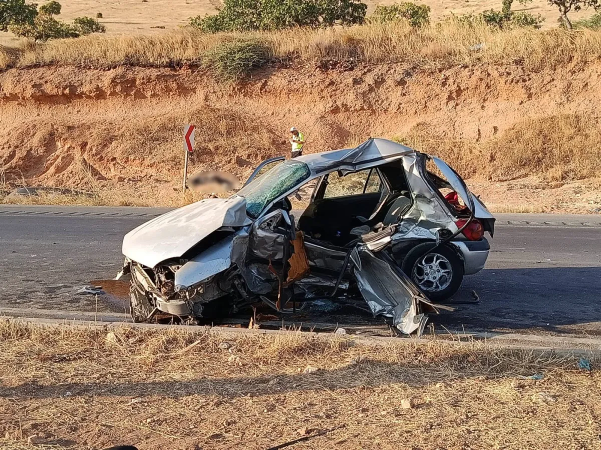Gaziantep'te otomobiller çarpıştı: 3 ölü, 3 yaralı