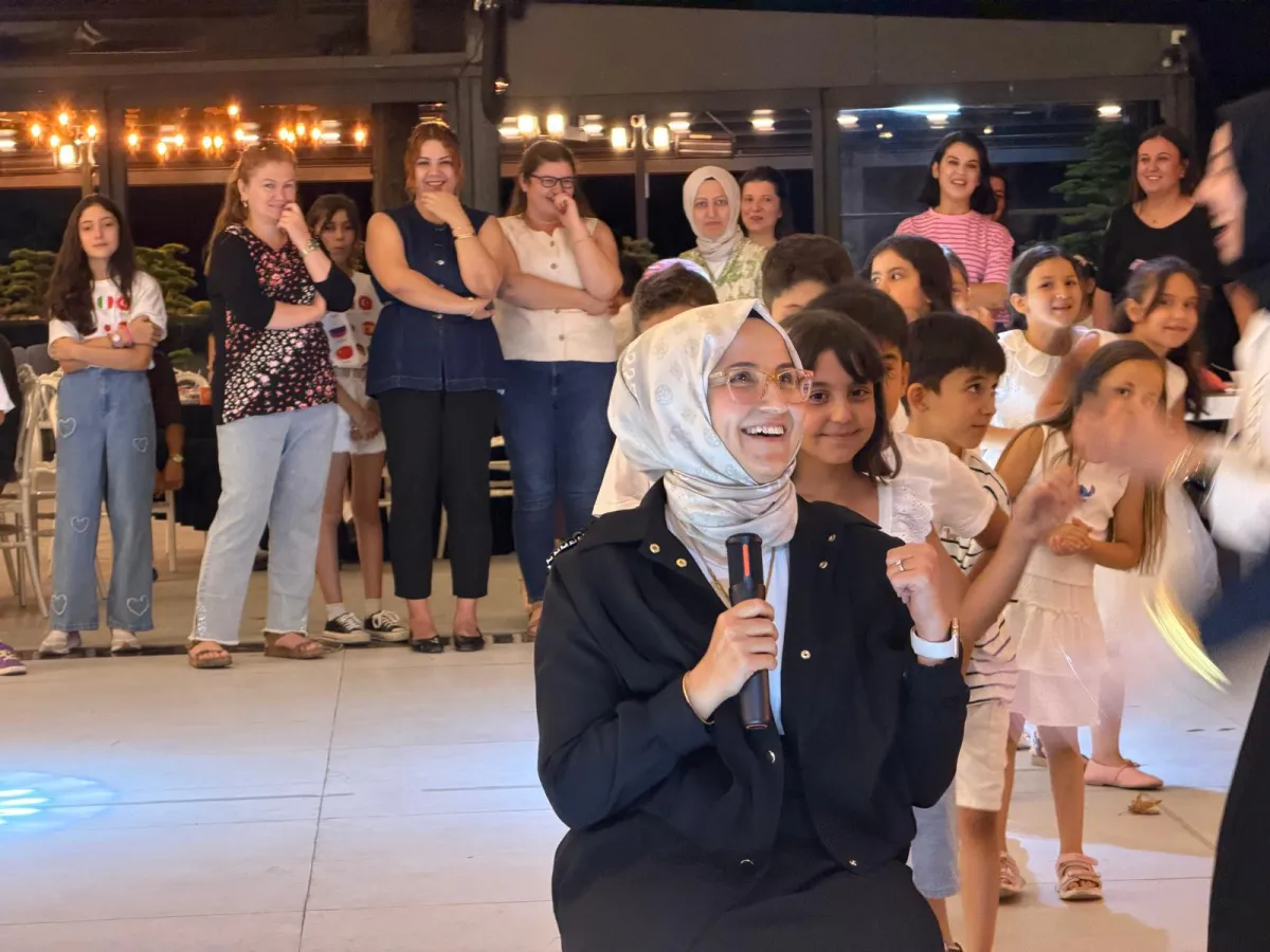 Bucak’ta yabancı dil eğitimine yeni bir soluk SKY English Academy yaz kursunu tamamladı, yeni döneme hazırlanıyor