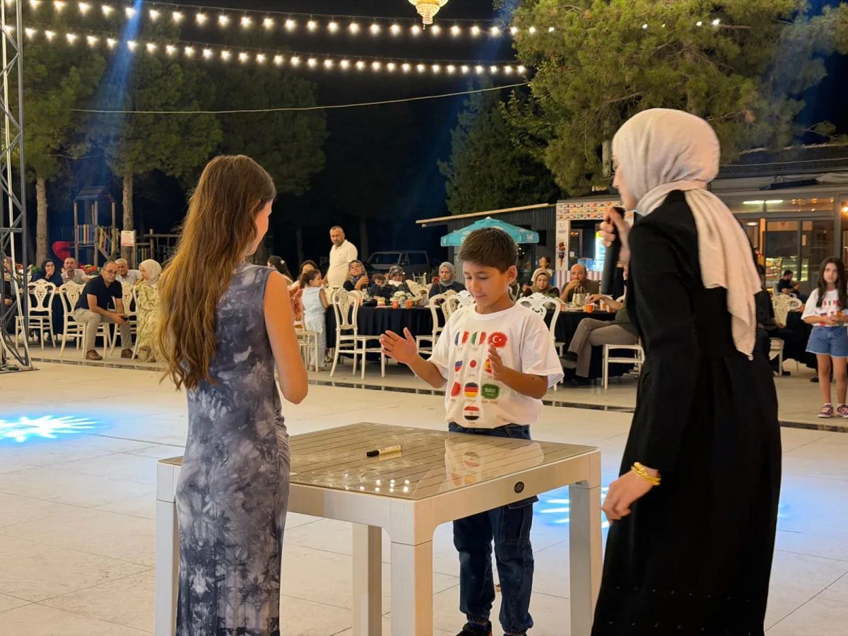 Bucak’ta yabancı dil eğitimine yeni bir soluk SKY English Academy yaz kursunu tamamladı, yeni döneme hazırlanıyor