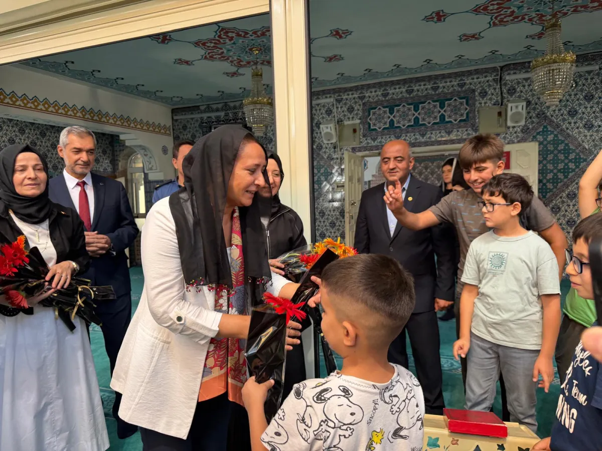 Miniklerin pide daveti karşılıksız kalmadı Vali Bilgihan Bucak’ta öğrencilerle buluştu