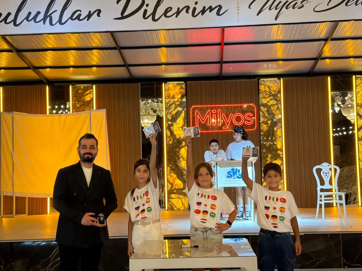 Bucak’ta yabancı dil eğitimine yeni bir soluk SKY English Academy yaz kursunu tamamladı, yeni döneme hazırlanıyor