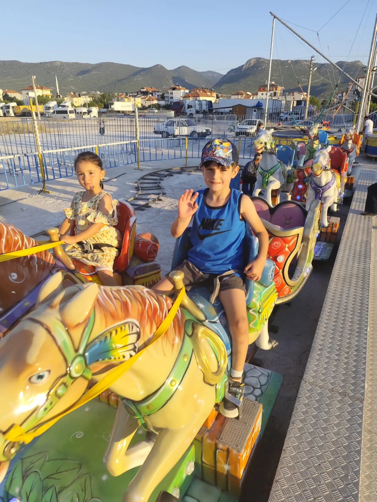 Alaattin Mahallesi Muhtarı İsmail Tuncer’den Kur’an Kursu öğrencilerine lunapark sürprizi