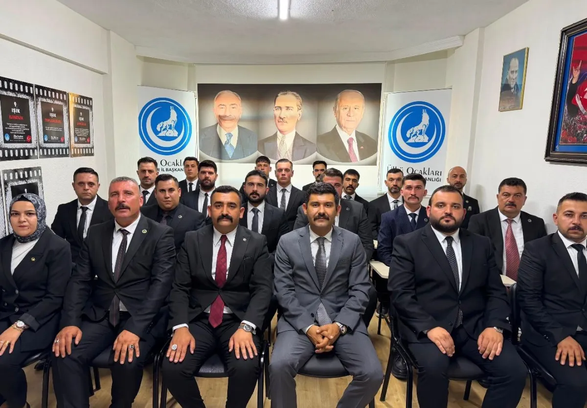 Ülkü Ocakları Burdur’da İl ve İlçe Başkanlarıyla bir araya geldi