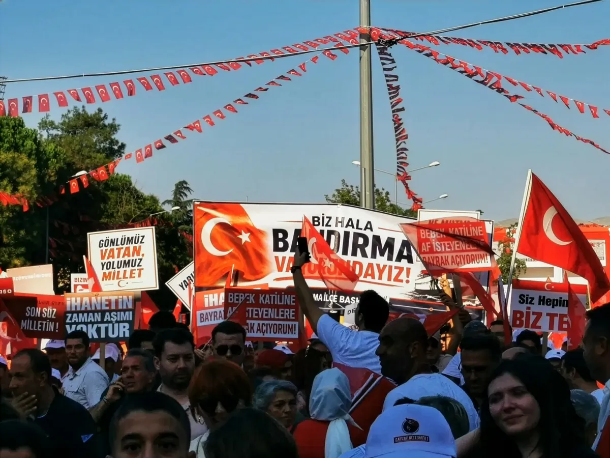 Dervişoğlu Balıkesir’den İktidara Yüklendi: "Bu Yasa, Tsunami Dalgasının İlkidir”
