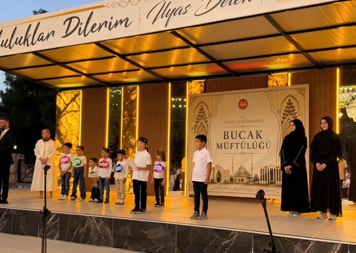Bucak’ta Yaz Kur’an Kurslarına renkli kapanış