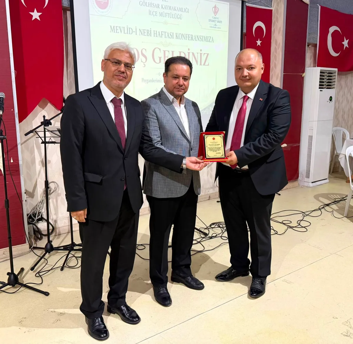 Gölhisar’da maneviyat dolu gece Mevlid-i Nebi programına yoğun katılım