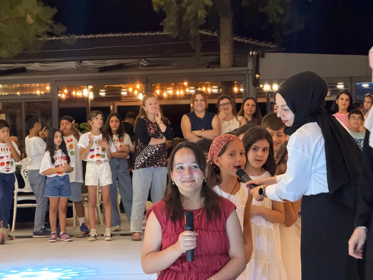 Bucak’ta yabancı dil eğitimine yeni bir soluk SKY English Academy yaz kursunu tamamladı, yeni döneme hazırlanıyor