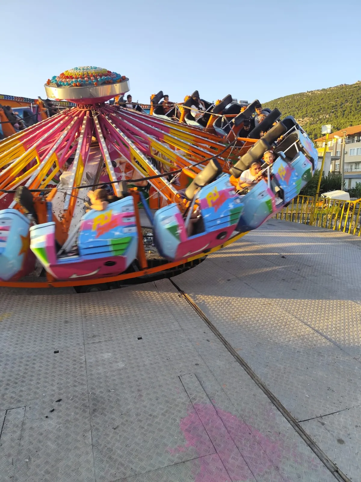 Alaattin Mahallesi Muhtarı İsmail Tuncer’den Kur’an Kursu öğrencilerine lunapark sürprizi