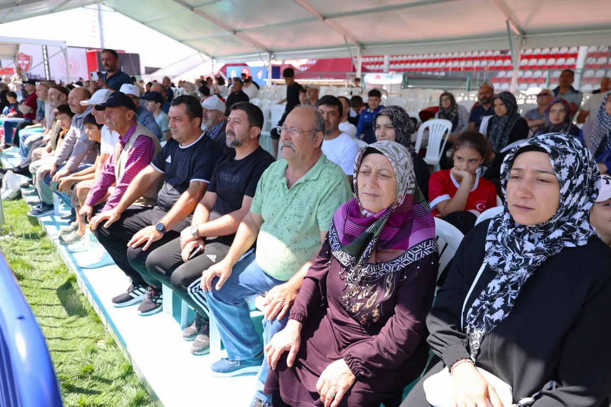 Keçiören’de Karakucak Güreş Coşkusu: Pehlivanlar Ödüllerine Kavuştu