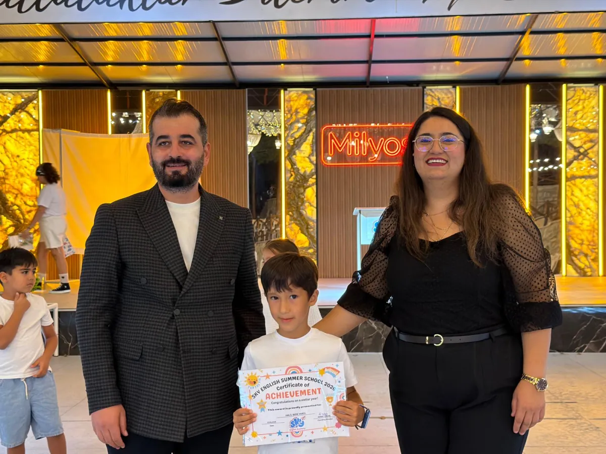 Bucak’ta yabancı dil eğitimine yeni bir soluk SKY English Academy yaz kursunu tamamladı, yeni döneme hazırlanıyor