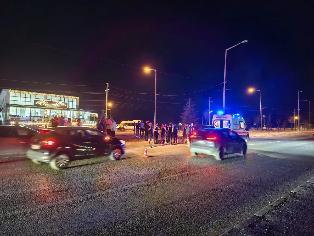 Afyonkarahisar Çay,Sandıklı,Emirdağ ve Dinar'da 5 ayrı kaza 2 Ölü 13 yaralı