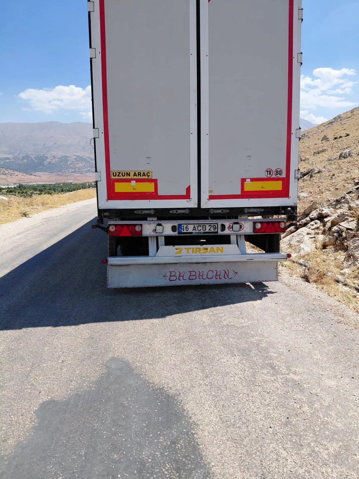 Korkuteli’nde Feci Kaza! Tırın Çarptığı Traktörün Sürücüsü Hayatını Kaybetti