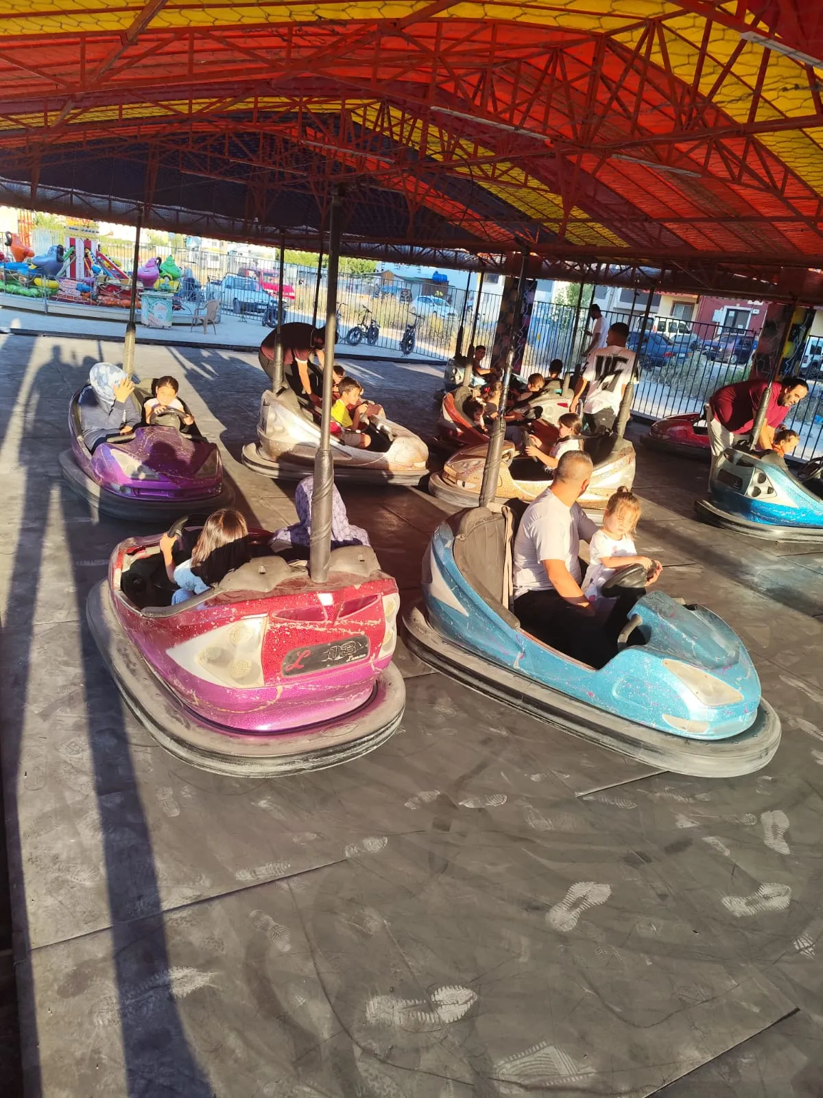 Alaattin Mahallesi Muhtarı İsmail Tuncer’den Kur’an Kursu öğrencilerine lunapark sürprizi