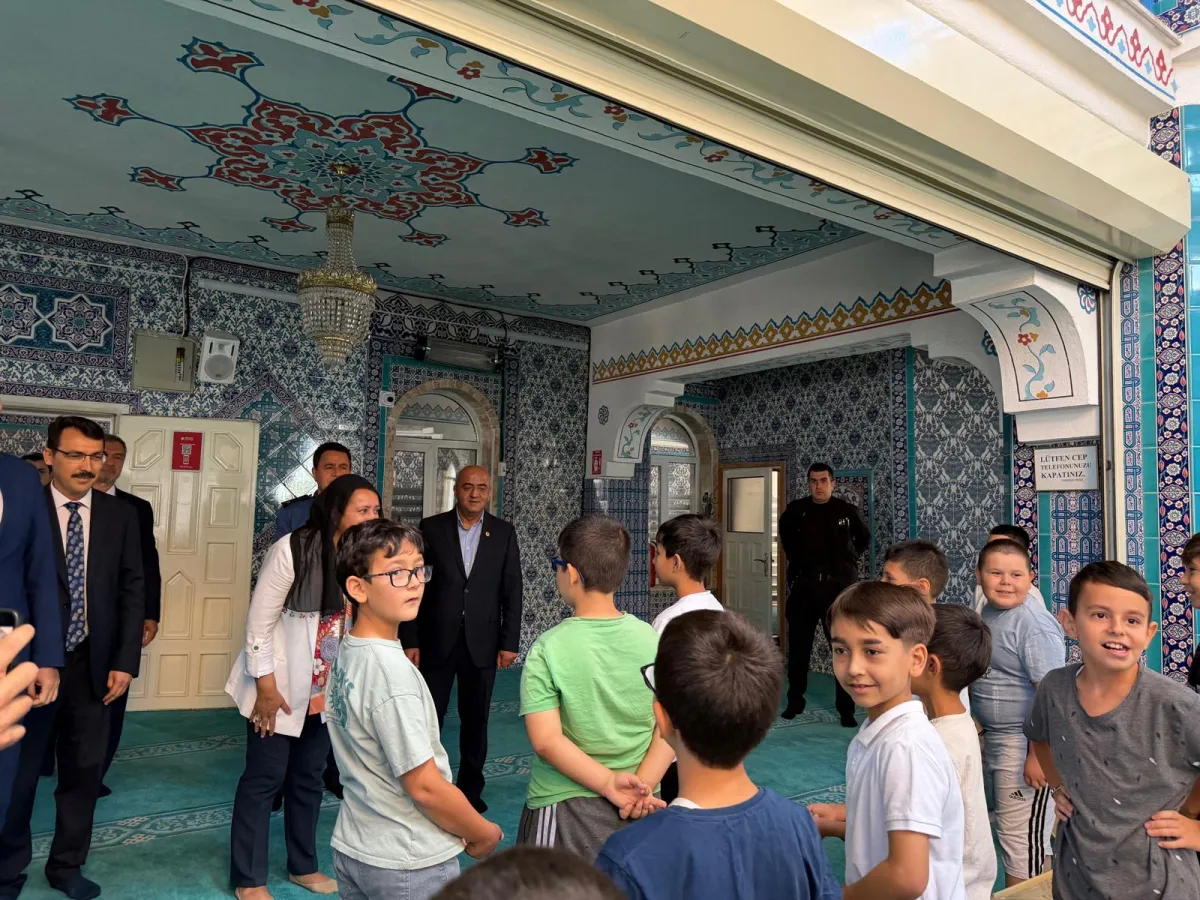 Miniklerin pide daveti karşılıksız kalmadı Vali Bilgihan Bucak’ta öğrencilerle buluştu
