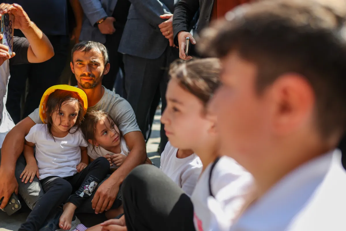Ankara, Özgür Özel’den Maden İşçilerine Destek: "Gücünüz Bu Holdinge Niye Yetmiyor?”