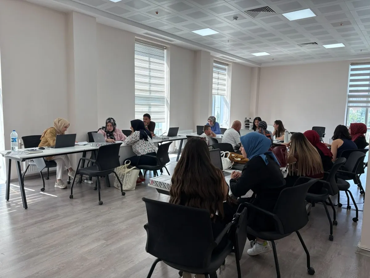 Sincan Belediyesi Üniversite Adaylarının Yanında