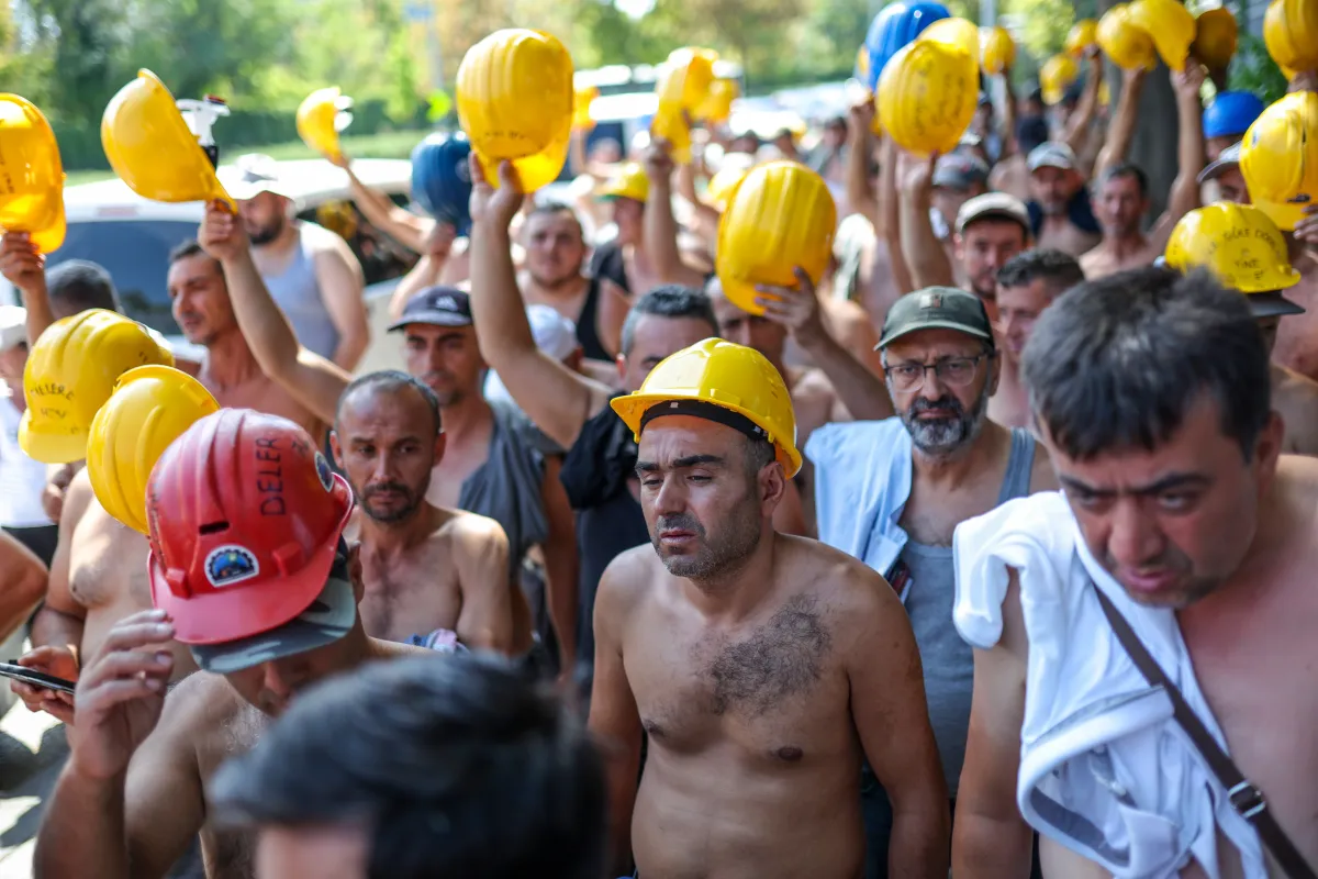 Ankara, Özgür Özel’den Maden İşçilerine Destek: "Gücünüz Bu Holdinge Niye Yetmiyor?”
