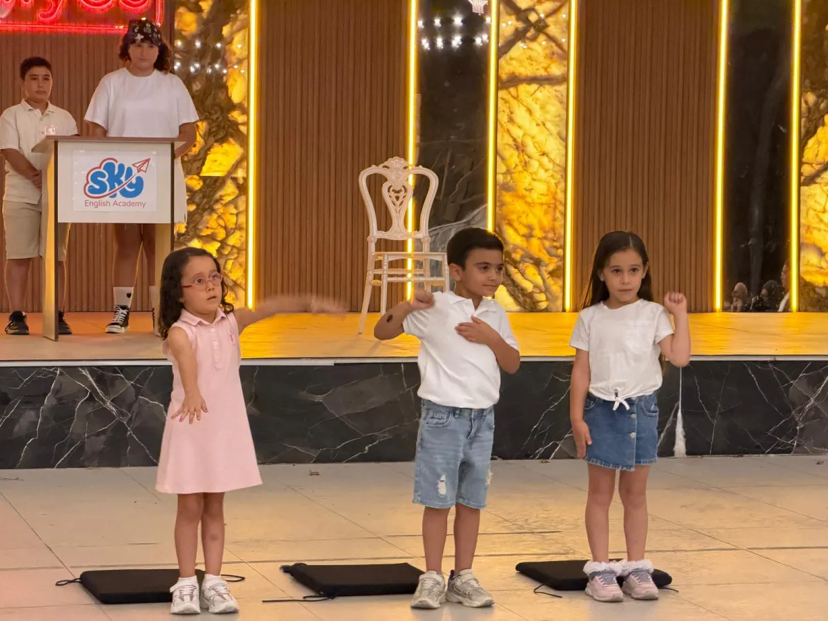 Bucak’ta yabancı dil eğitimine yeni bir soluk SKY English Academy yaz kursunu tamamladı, yeni döneme hazırlanıyor