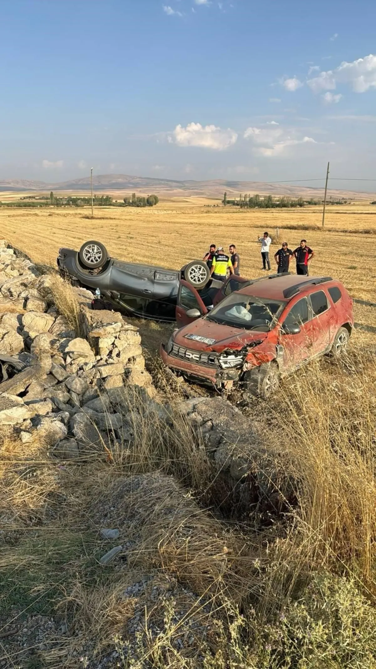 Afyonkarahisar Çay,Sandıklı,Emirdağ ve Dinar'da 5 ayrı kaza 2 Ölü 13 yaralı