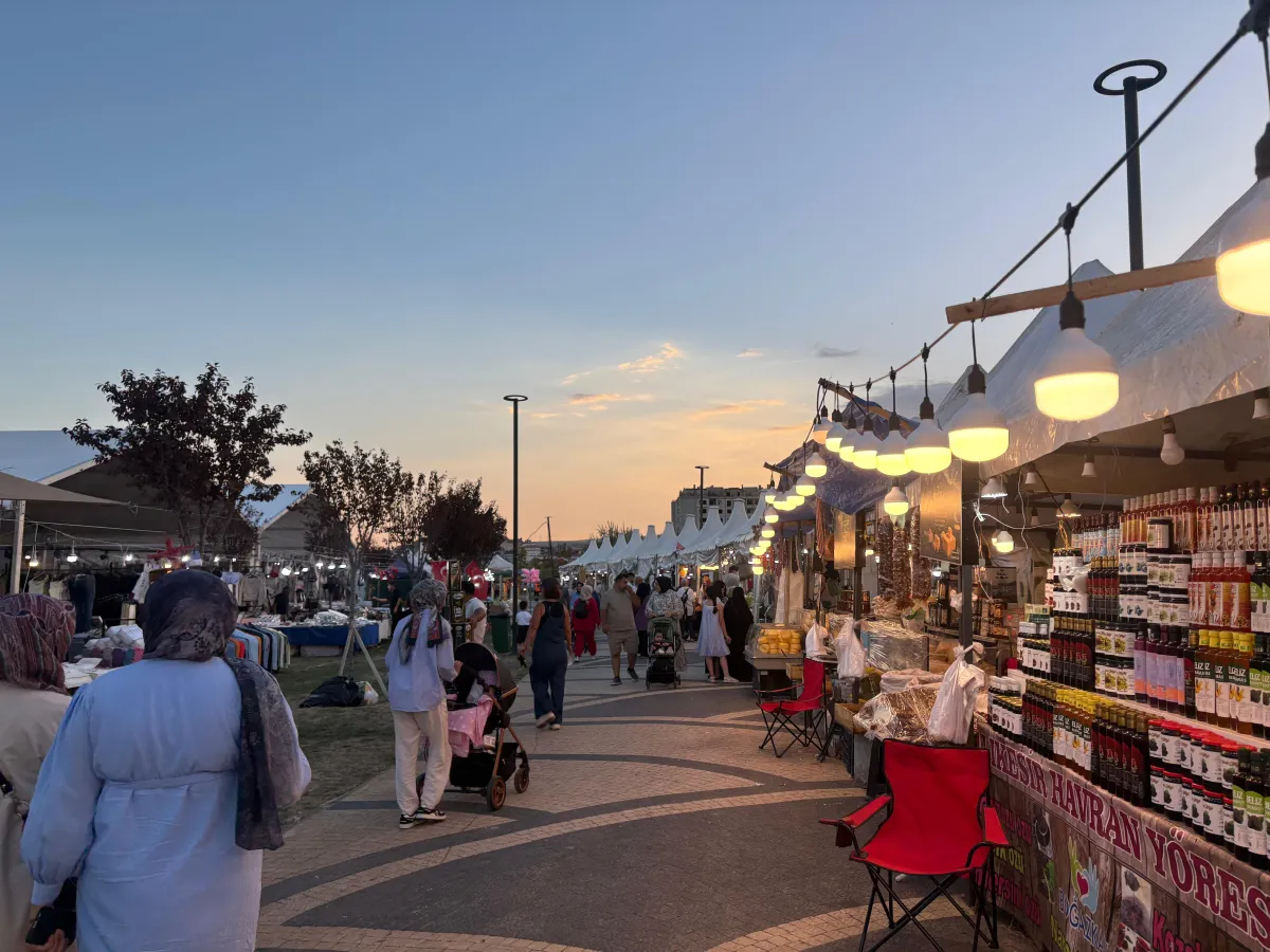 Ankara, Sincan’da Vatandaşlardan Festivale Yoğun İlgi
