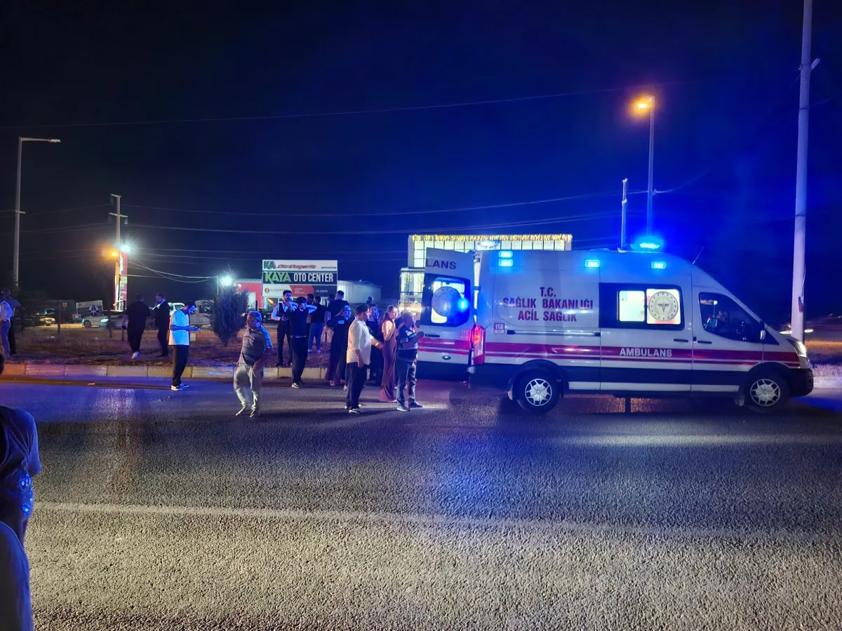 Afyonkarahisar Çay,Sandıklı,Emirdağ ve Dinar'da 5 ayrı kaza 2 Ölü 13 yaralı