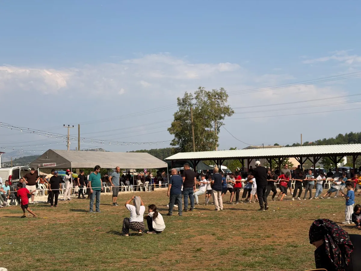 Kayı Köyü’nde Gelenek Bozulmadı 20. İncir ve Kültür Festivali’ne Yoğun İlgi