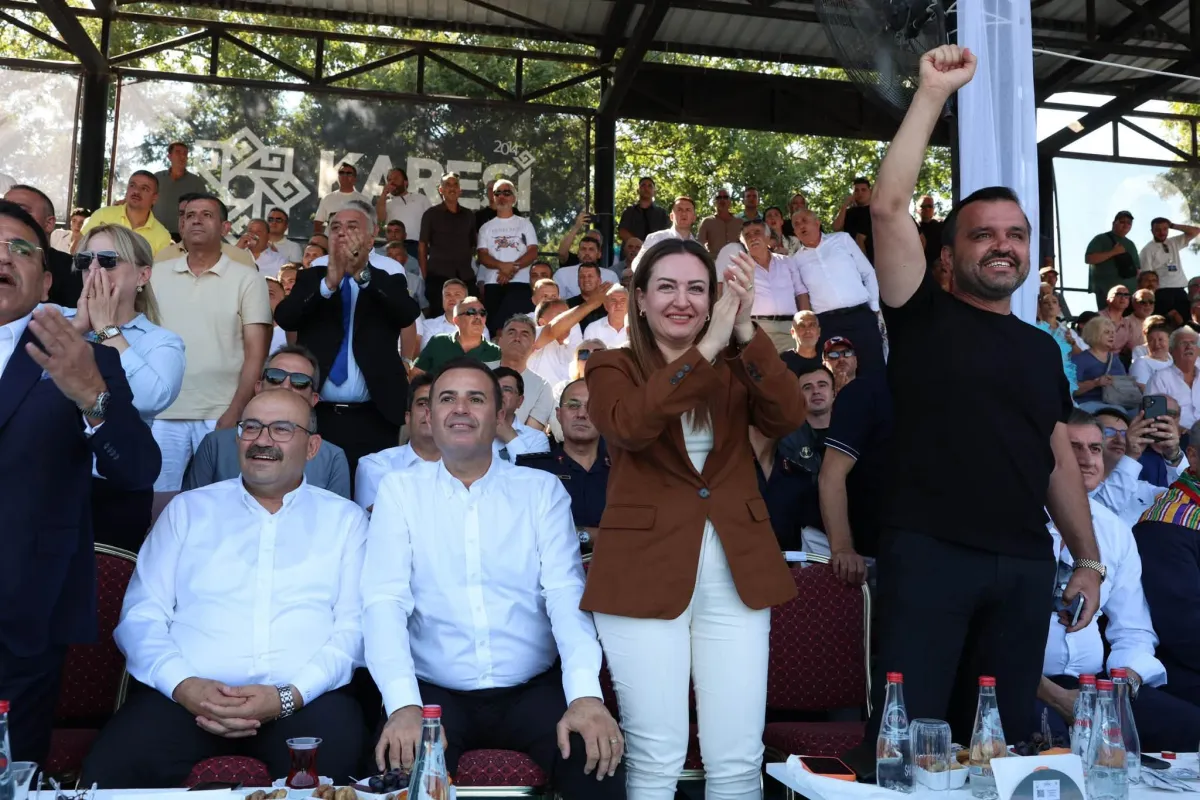 Canlı İzle ! Başkan Vekili Büşra Özdemir’den Mustafa Taş’a final öncesi destek: “Şimdi sıra şampiyonlukta”