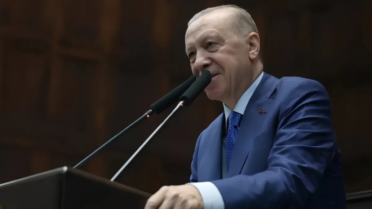 AK Parti'den 25. Yıl Mesajı: Erdoğan Yeni Anayasa Vizyonunu Açıklayacak