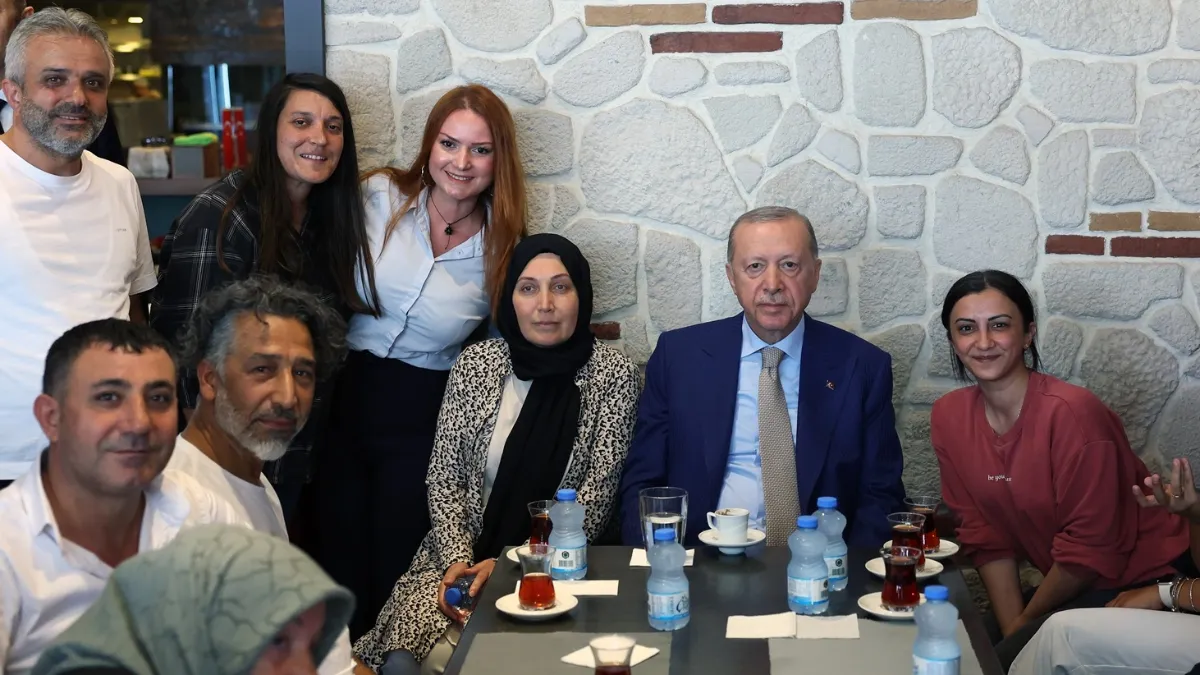 ANKARA- Cumhurbaşkanı Erdoğan Üsküdar’da Esnaf Ziyaretinde Bulundu