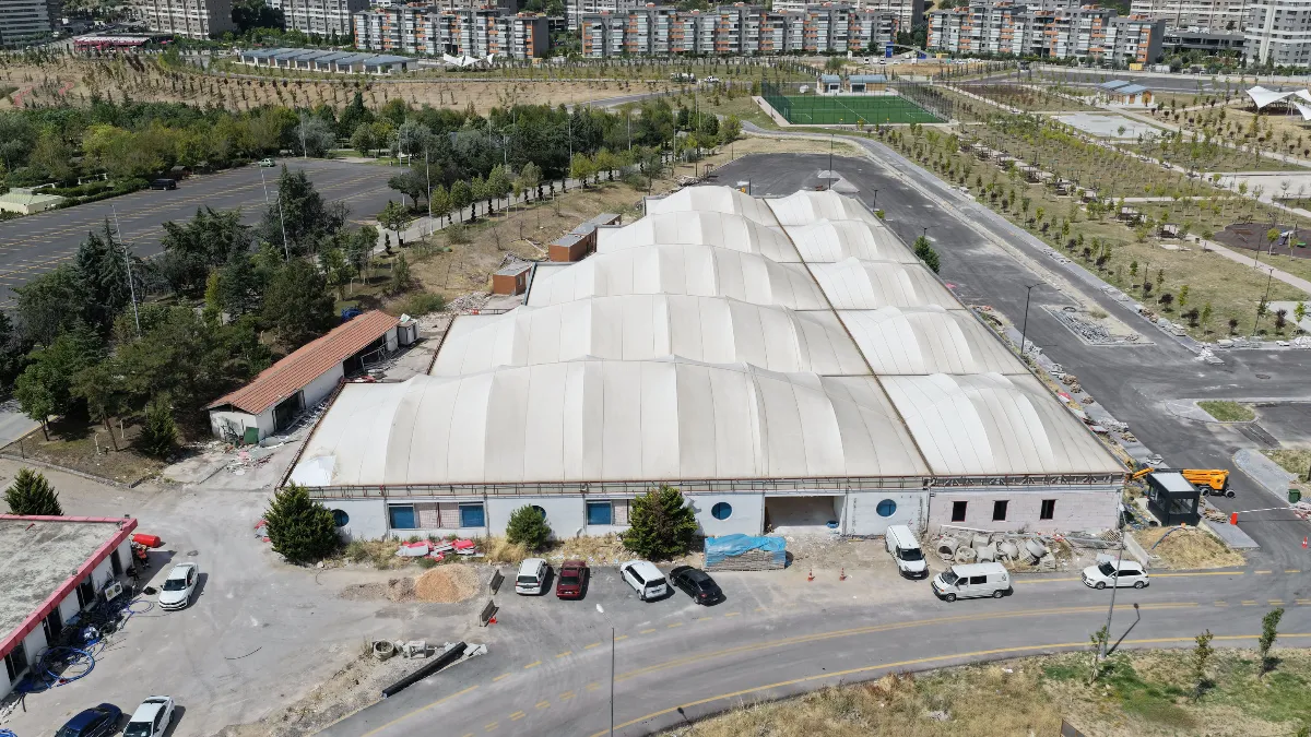 Ankara Göksu Parkı’ndaki Kapalı Pazar Alanı Yenileniyor