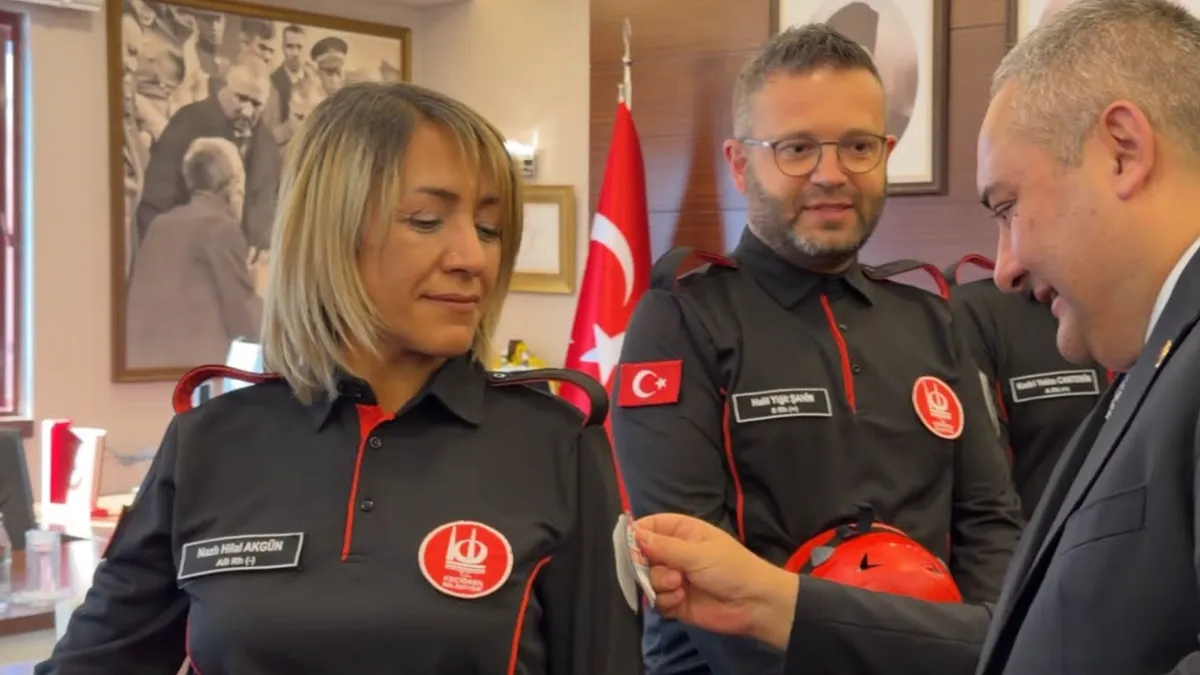 Ankara, KEÇ-TİM Arama ve Kurtarma Ekibi’ne cni Başkan Özarslan Takdim Etti