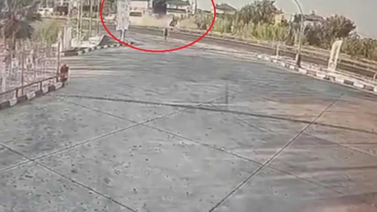 Antalya'da çarpışan araçlar yayalara çarptı: 6 yaralı