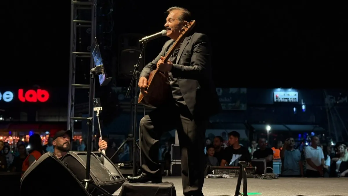 Arasta’da Yöresel Lezzetler ve Müzik Bir Arada