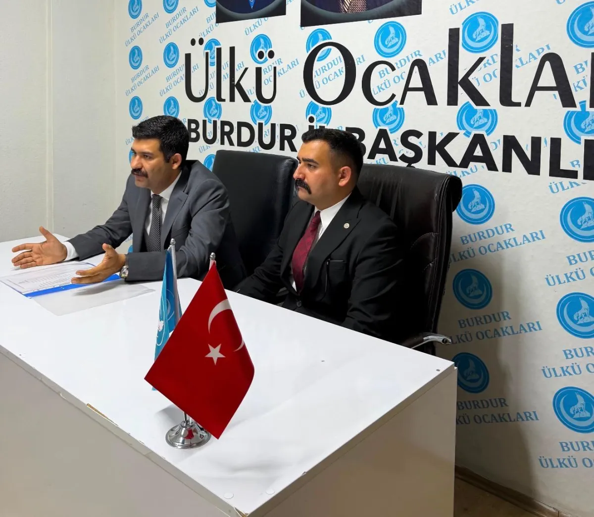 Ülkü Ocakları Burdur’da İl ve İlçe Başkanlarıyla bir araya geldi