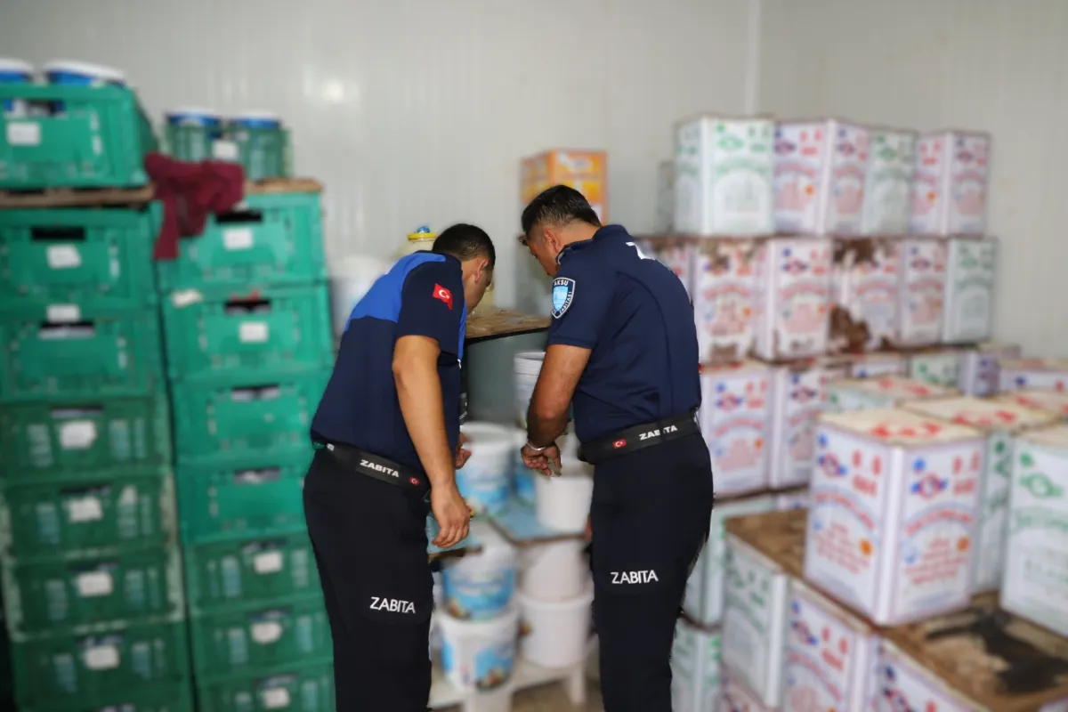 Antalya Aksu’da 15 ton tarihi geçmiş süt ürününe el konuldu
