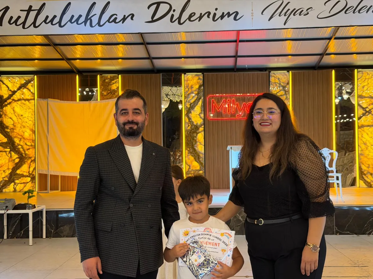 Bucak’ta yabancı dil eğitimine yeni bir soluk SKY English Academy yaz kursunu tamamladı, yeni döneme hazırlanıyor