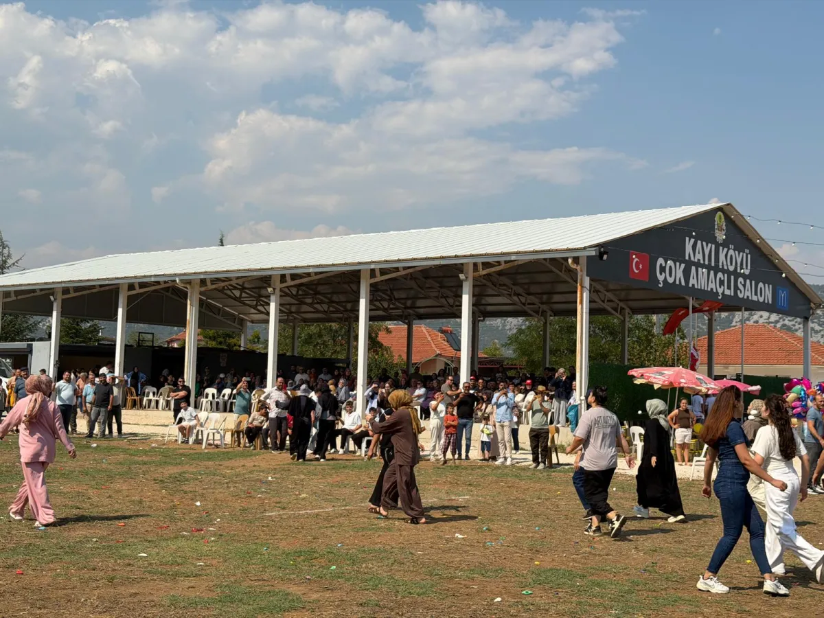 Kayı Köyü’nde Gelenek Bozulmadı 20. İncir ve Kültür Festivali’ne Yoğun İlgi