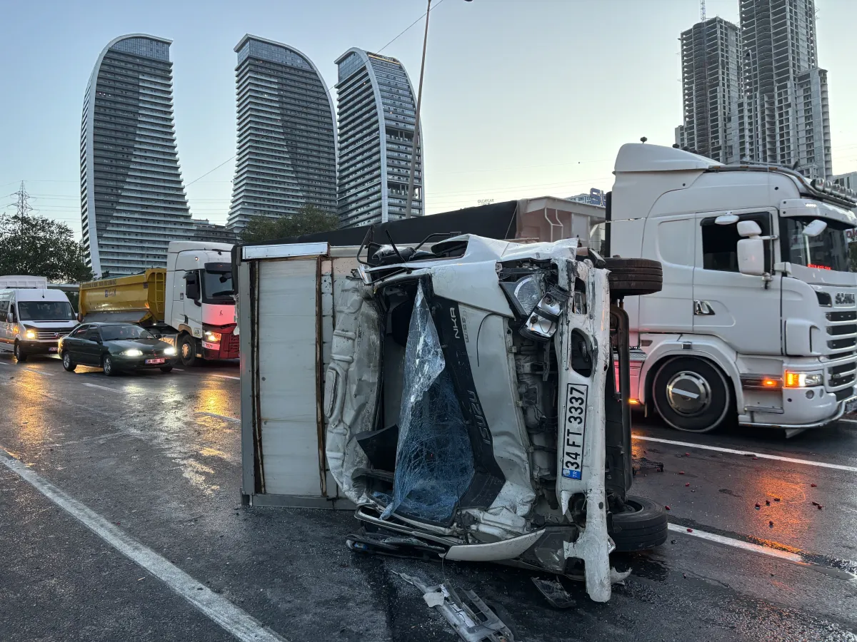 İstanbul Esenyurt’ta 11 Araç Birbirine Girdi: 2’si Ağır 6 Yaralı