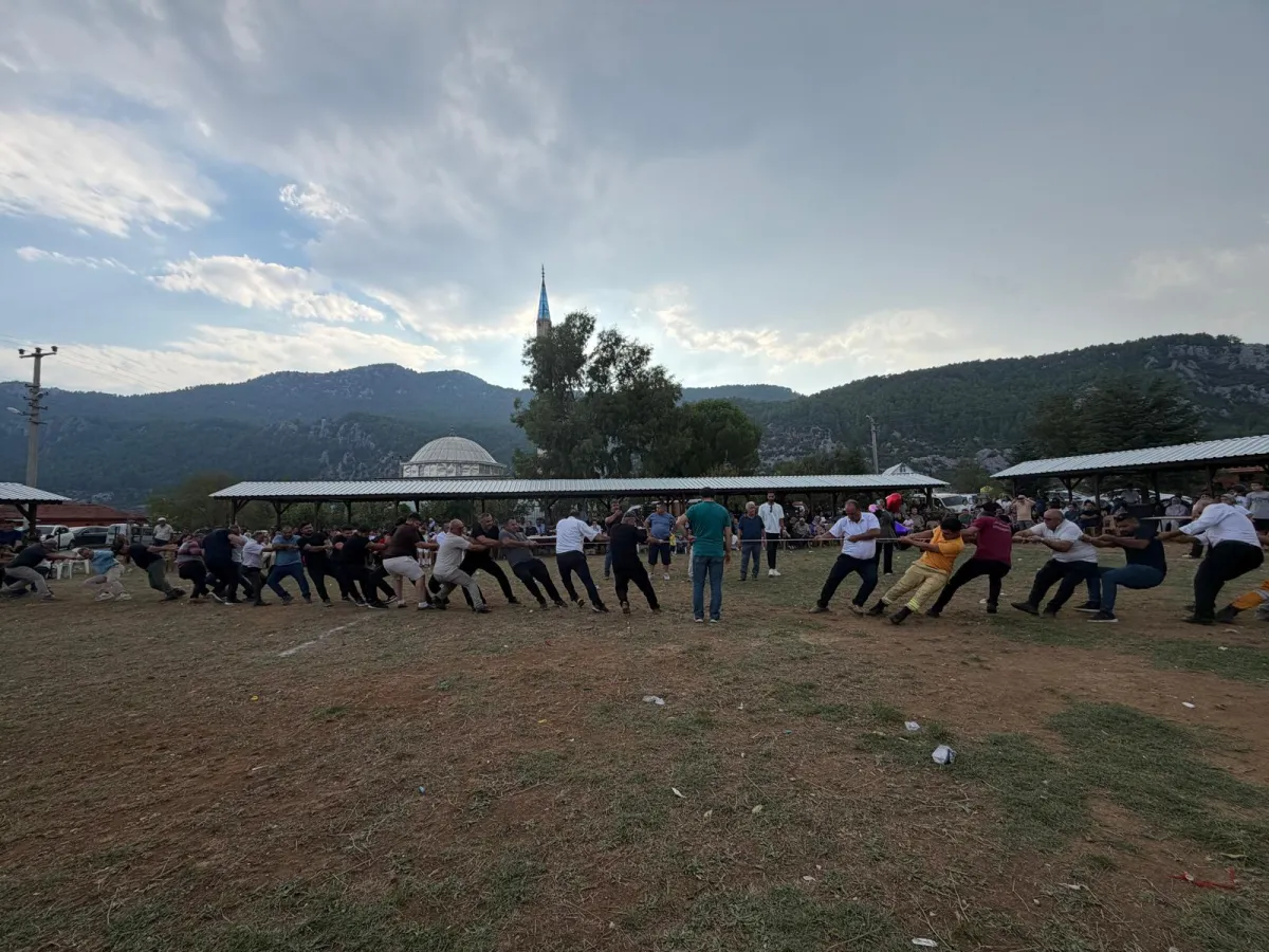 Kayı Köyü’nde Gelenek Bozulmadı 20. İncir ve Kültür Festivali’ne Yoğun İlgi
