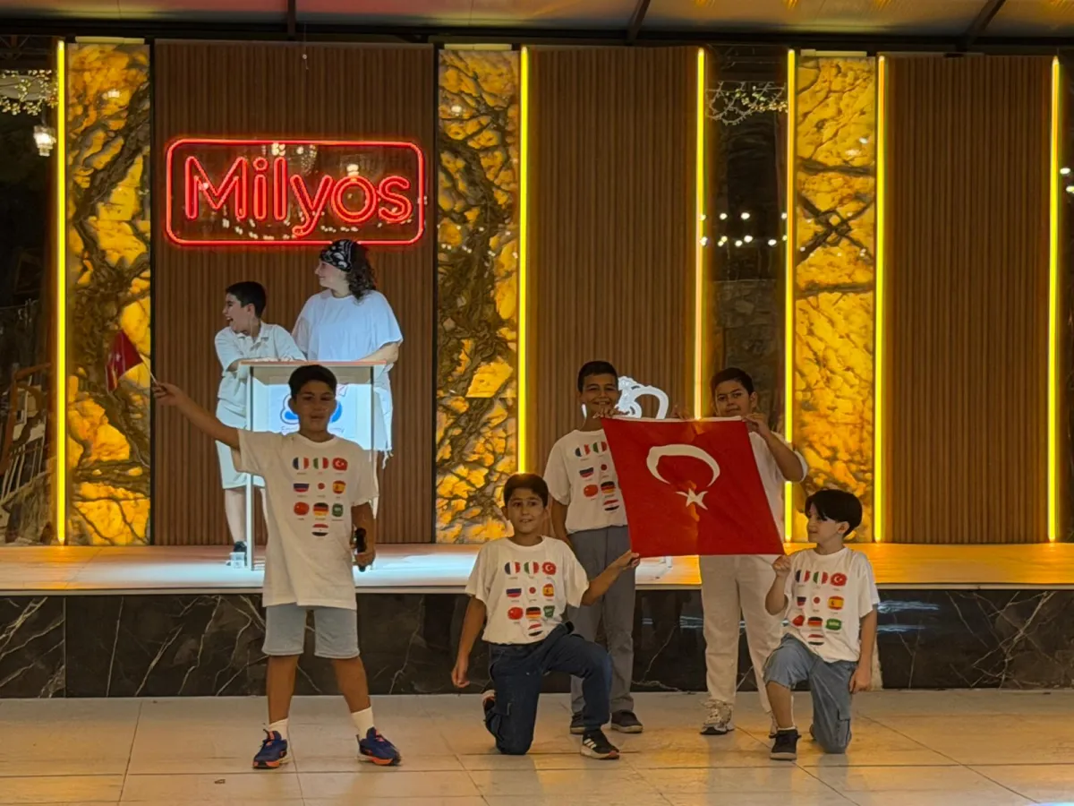 Bucak’ta yabancı dil eğitimine yeni bir soluk SKY English Academy yaz kursunu tamamladı, yeni döneme hazırlanıyor